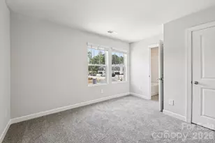 8113 Hidden Spgs Trl, Charlotte, NC 28216 - Photo 8