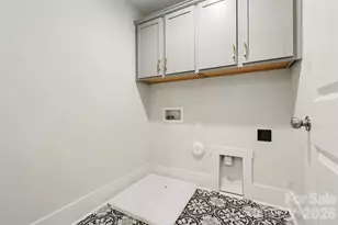 4768 Americana Ave, Charlotte, NC 28215 - Photo 16