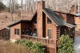 71 Honeymoon Ln, Maggie Valley, NC 28751 - Photo 2