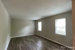 3623 Driftwood Dr, Charlotte, NC 28205 - Photo 2