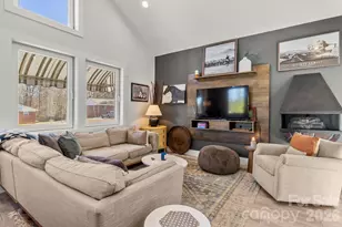 221 Newbold St, Lincolnton, NC 28092 - Photo 1