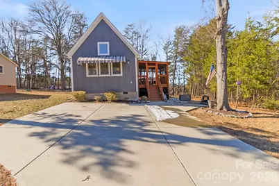 221 Newbold Street, Lincolnton, NC 28092 - Photo 2