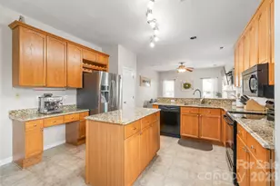 3943 Huntmeadow Dr, Charlotte, NC 28269 - Photo 18