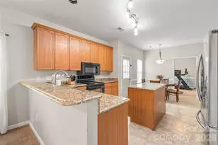 3943 Huntmeadow Dr, Charlotte, NC 28269 - Photo 20