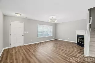 1760 Forest Side Ln, Charlotte, NC 28213 - Photo 6