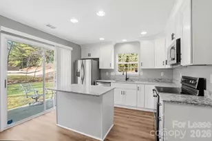 1760 Forest Side Ln, Charlotte, NC 28213 - Photo 14