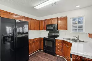 13316 Woodland Farm Dr, Charlotte, NC 28215 - Photo 6