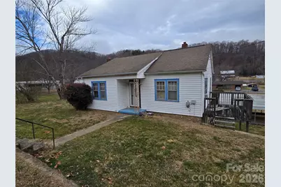 1084 Old Balsam Road, Waynesville, NC 28786 - Photo 2