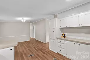 211 Forest Hollow Dr, Statesville, NC 28677 - Photo 16