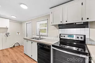 211 Forest Hollow Dr, Statesville, NC 28677 - Photo 14