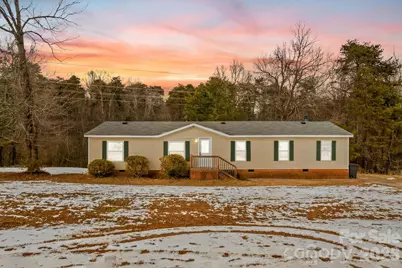 211 Forest Hollow Drive, Statesville, NC 28677 - Photo 2
