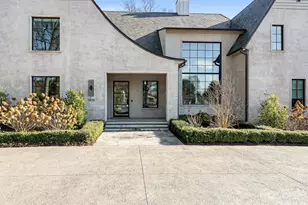 1919 Shoreham Dr, Charlotte, NC 28211 - Photo 2