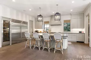 1919 Shoreham Dr, Charlotte, NC 28211 - Photo 6