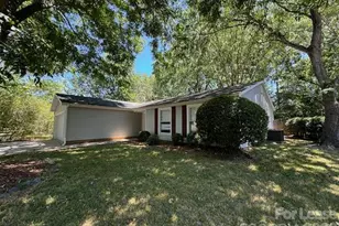 11515 5 Cedars Rd, Charlotte, NC 28226 - Photo 2