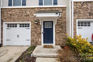 2307 Doby Crk Ln, Charlotte, NC 28262 - Photo 2