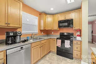 4022 Linsbury Ct, Charlotte, NC 28213 - Photo 10