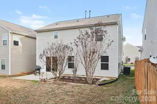 4022 Linsbury Ct, Charlotte, NC 28213 - Photo 2