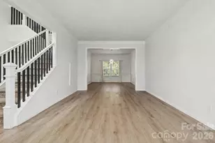 4132 Meadowview Hills Dr, Charlotte, NC 28269 - Photo 8