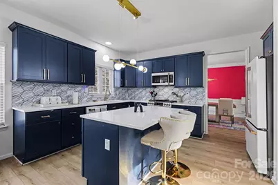 4132 Meadowview Hills Drive, Charlotte, NC 28269 - Photo 6