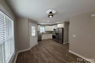 626 W Bell St, Statesville, NC 28677 - Photo 6