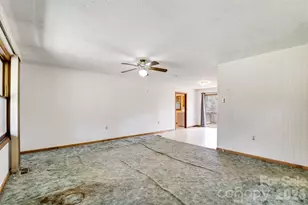 21 Queen St, Sylva, NC 28779 - Photo 4