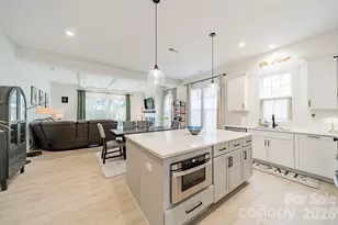 608 Ambassador St, Charlotte, NC 28208 - Photo 4