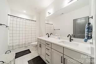 608 Ambassador St, Charlotte, NC 28208 - Photo 22