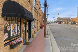 43 Phillips St, Franklin, NC 28734 - Photo 1