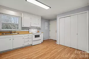 4720 Charlie Hipp Rd, Charlotte, NC 28214 - Photo 10