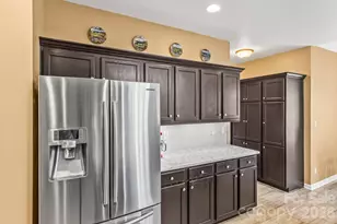 5715 Whitegate Ln, Charlotte, NC 28269 - Photo 10