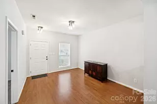 2731 Meadow Knoll Dr, Charlotte, NC 28269 - Photo 6