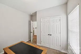 2731 Meadow Knoll Dr, Charlotte, NC 28269 - Photo 16