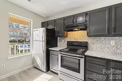 6227 Windsor Gate Lane, Charlotte, NC 28215 - Photo 2