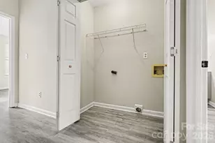 6227 Windsor Gate Ln, Charlotte, NC 28215 - Photo 10