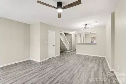 6227 Windsor Gate Lane, Charlotte, NC 28215 - Photo 4