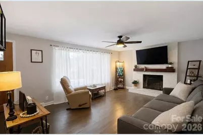 1130 27th Avenue NE, Hickory, NC 28601 - Photo 2