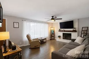 1130 27th Ave NE, Hickory, NC 28601 - Photo 2