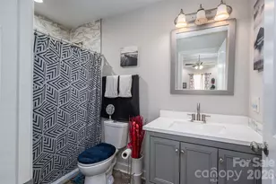 505 E Cloninger St, Dallas, NC 28034 - Photo 16