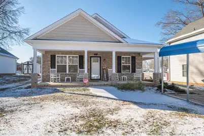 505 E Cloninger Street, Dallas, NC 28034 - Photo 1