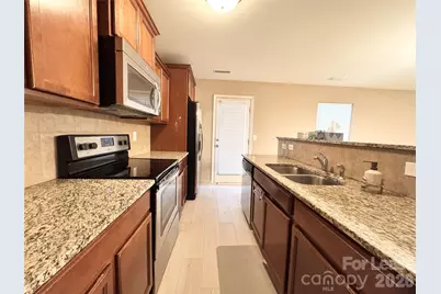 9642 Hanberry Boulevard, Charlotte, NC 28213 - Photo 6