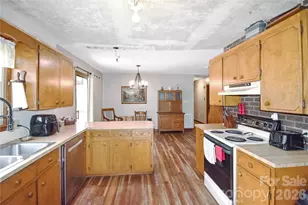 1292 Creekwood Dr, Morganton, NC 28655 - Photo 8