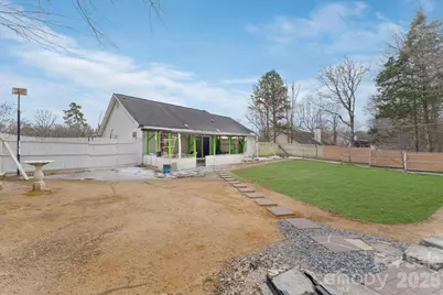 1914 Sloan Drive, Charlotte, NC 28208 - Photo 24