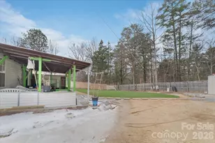 1914 Sloan Dr, Charlotte, NC 28208 - Photo 26
