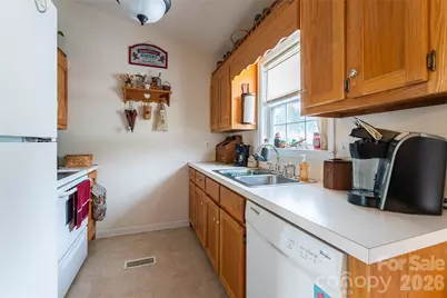 240 Taylor Circle, Granite Falls, NC 28630 - Photo 10