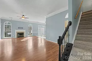 10026 Dauphine Dr, Charlotte, NC 28216 - Photo 4