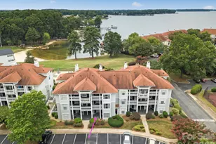 17919 Kings Point Dr, Cornelius, NC 28031 - Photo 2