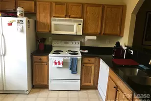 2224 Winthrop Chase Dr, Charlotte, NC 28212 - Photo 4