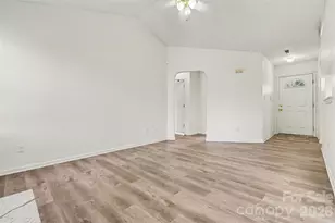 2015 Slater Springs Dr, Charlotte, NC 28216 - Photo 4