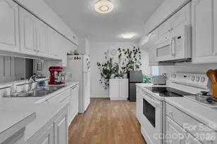 5839 Harris Grove Ln, Charlotte, NC 28212 - Photo 8