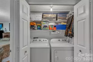 5839 Harris Grove Ln, Charlotte, NC 28212 - Photo 16